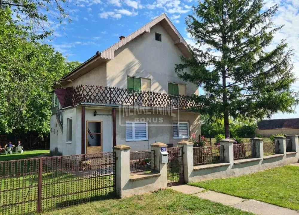 Prodaja, kuća, 160m², Bajmok, Subotica