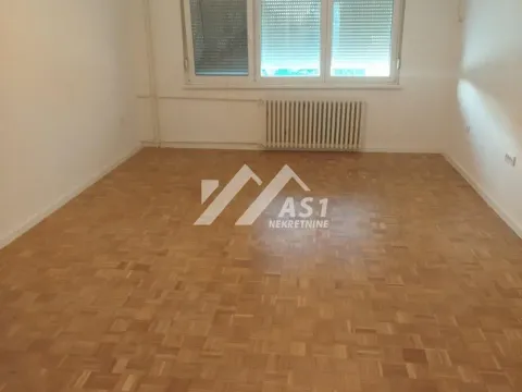 Daily-rent, three bedroom apartment, 92m², Banatić, Novi Sad Sve Podlokacije - image 9
