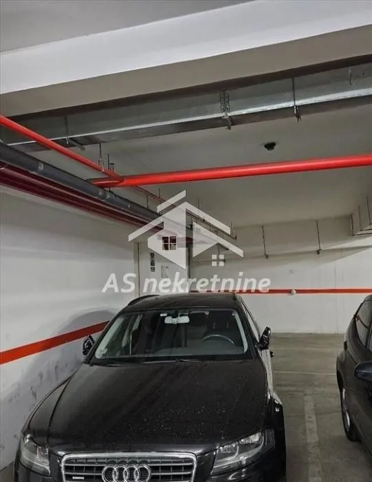 Izdavanje, četvorosoban stan, 136m², Tašmajdan, Palilula Sve Podlokacije