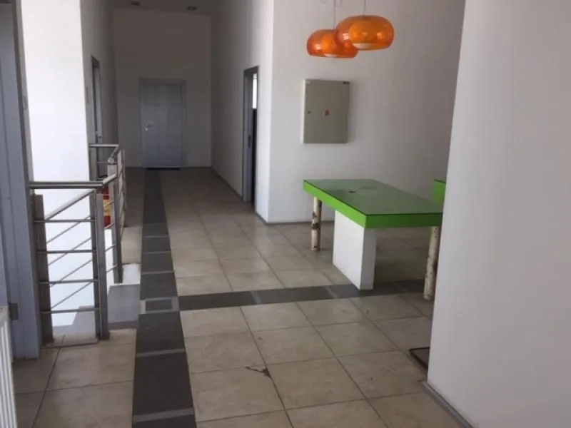 Rent, office space, 1500m², Šimanovci, Pećinci