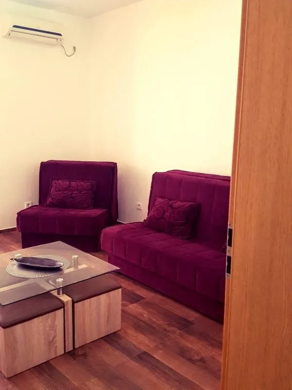 Sale, house, 617m², Šušanj, Bar