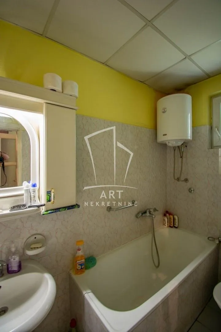 Sale, four bedroom apartment, 140m², Voždovac Sve Podlokacije, Beograd