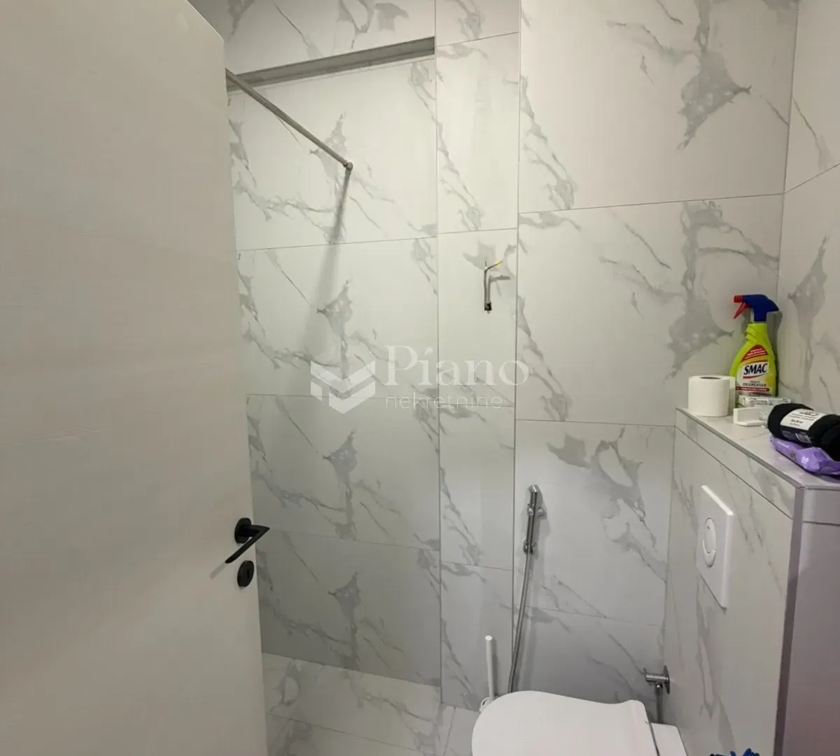 Izdavanje, jednosoban stan, 41m², Stari Aerodrom, Podgorica