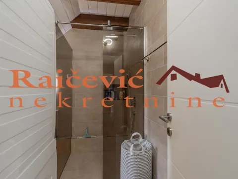 Izdavanje, kuća, 110m², Savski Venac, Beograd - image 17