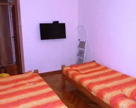 Izdavanje, dvosoban stan, 75m², Centar, Niš - image 17