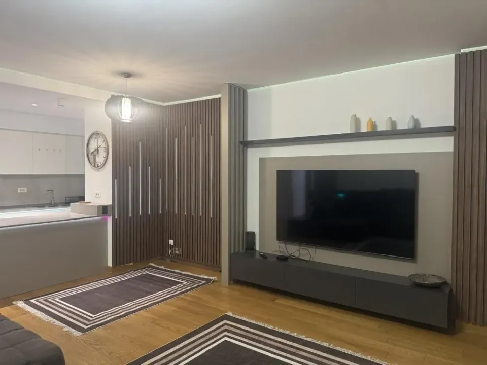 Izdavanje, četvorosoban stan, 124m², Savski Venac, Beograd