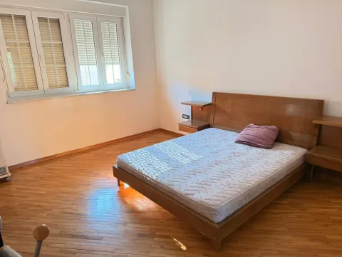 Izdavanje, jednosoban stan, 50m², Centar, Podgorica - image 3