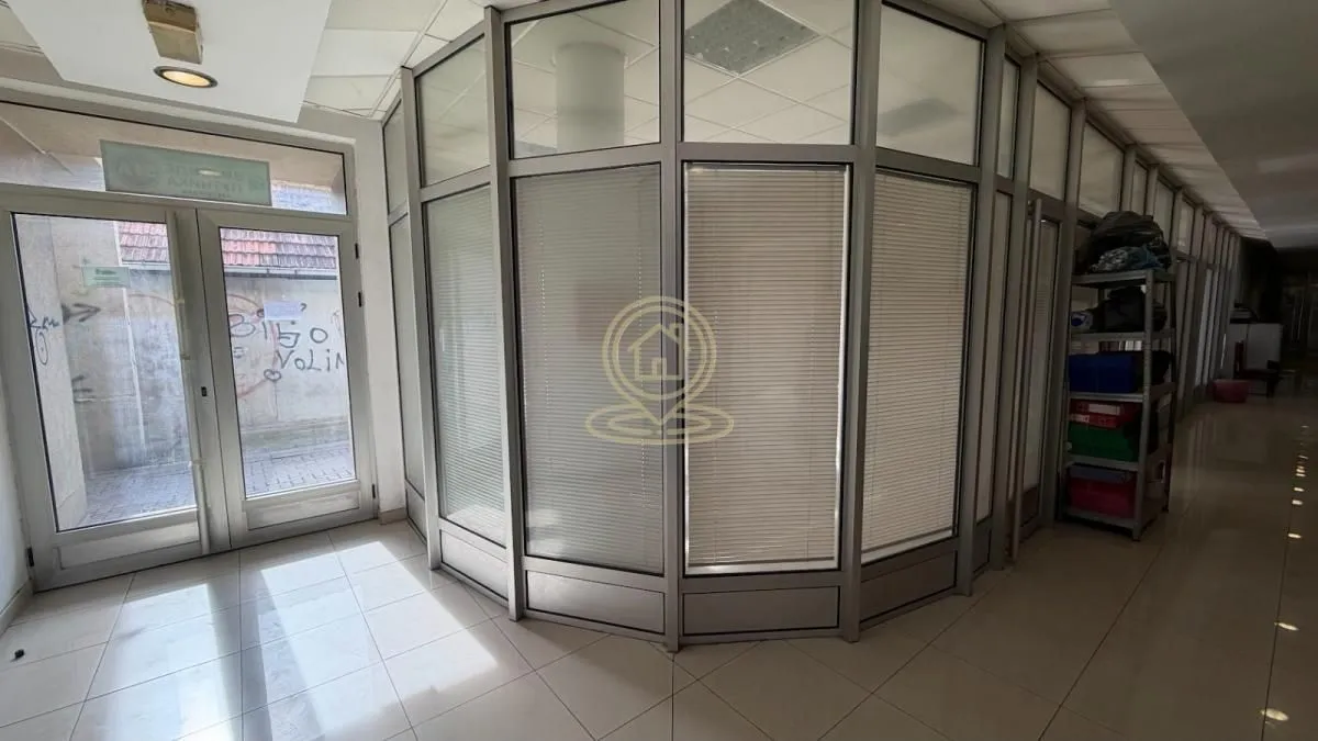 Sale, office space, 31m², Vašarište, Kragujevac
