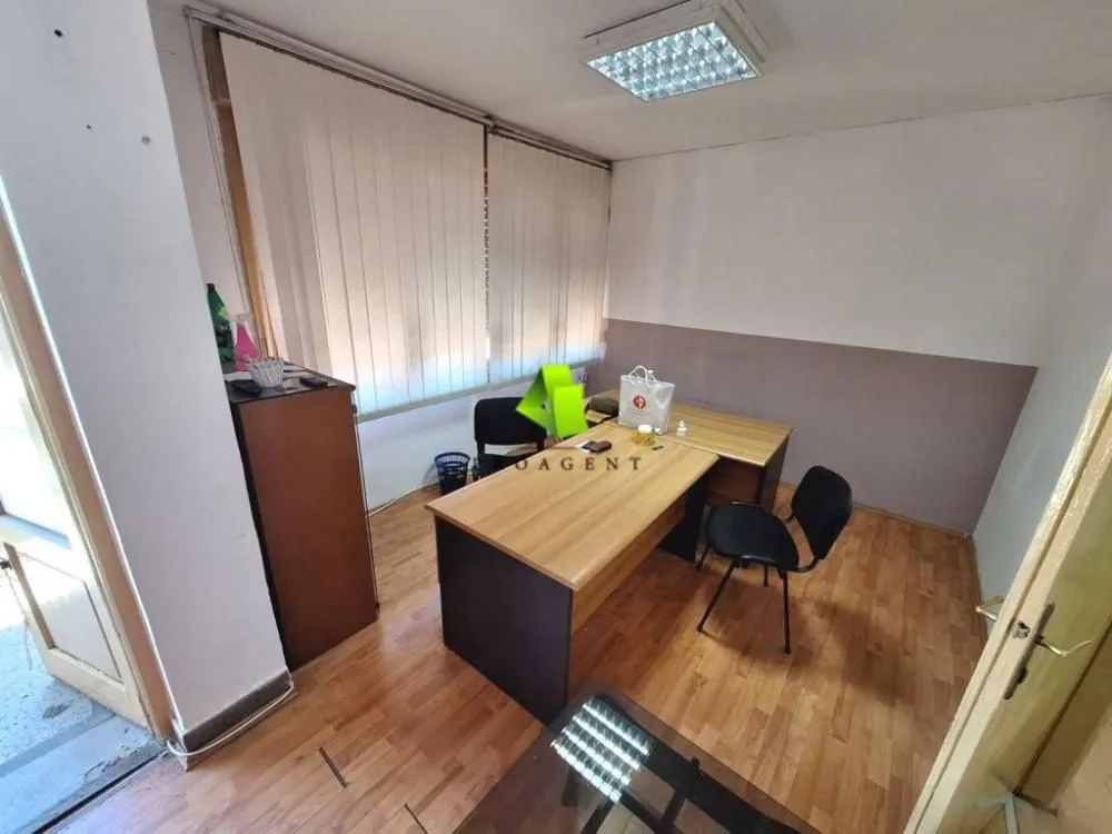 Rent, office space, 67m², Medijana, Niš