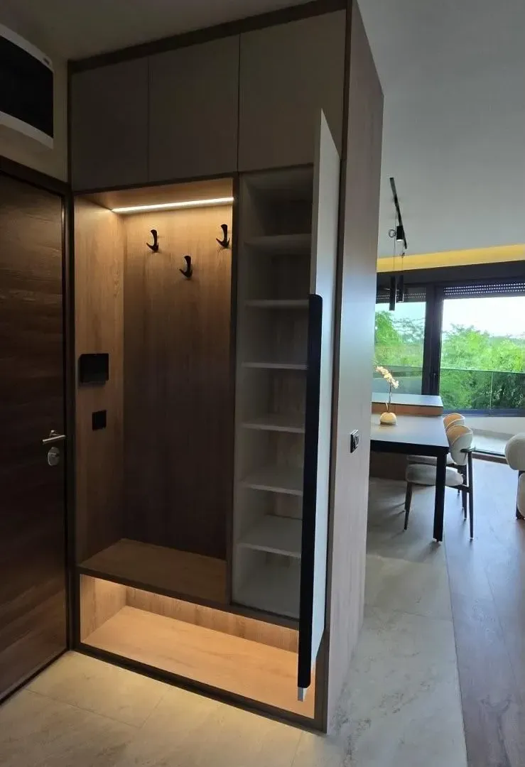 Izdavanje, trosoban stan, 82m², Olimp, Zvezdara Sve Podlokacije