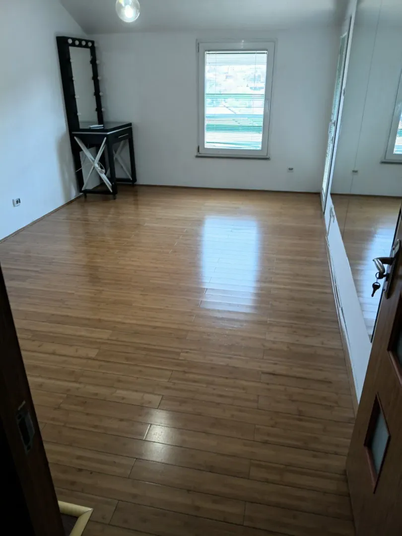 Izdavanje, parking/garaža, 43m², Krivi Most, Podgorica