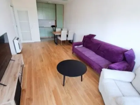 Izdavanje, dvosoban stan, 72m², Central Point, Podgorica