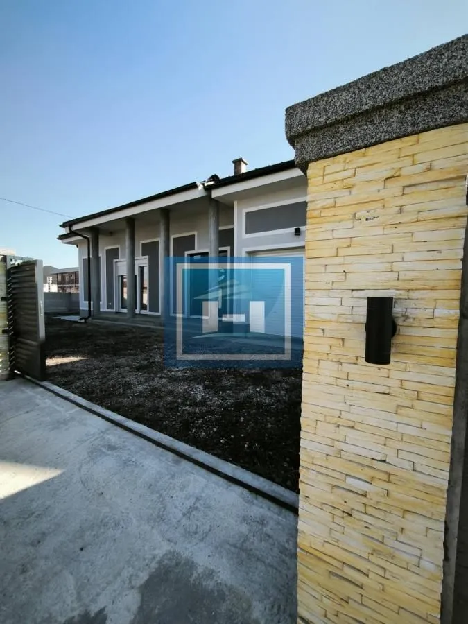 Prodaja, kuća, 400m², Varvarin, Srbija