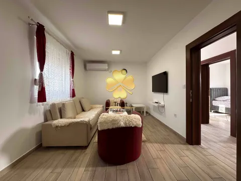 Izdavanje, dvosoban stan, 80m², Donja Gorica, Podgorica