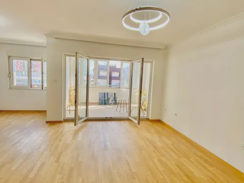 Rent, two bedroom apartment, 72m², Preko Morače, Podgorica - image 11