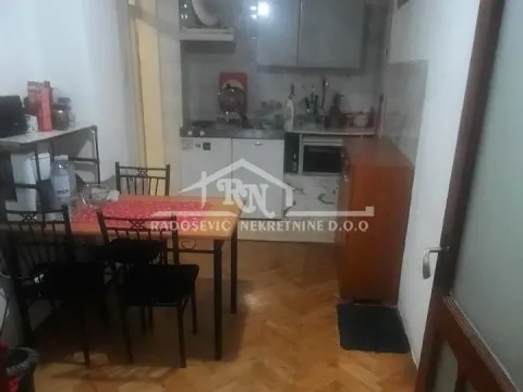 Prodaja, jednosoban stan, 40m², Vračar Hram, Vračar Sve Podlokacije - image 8