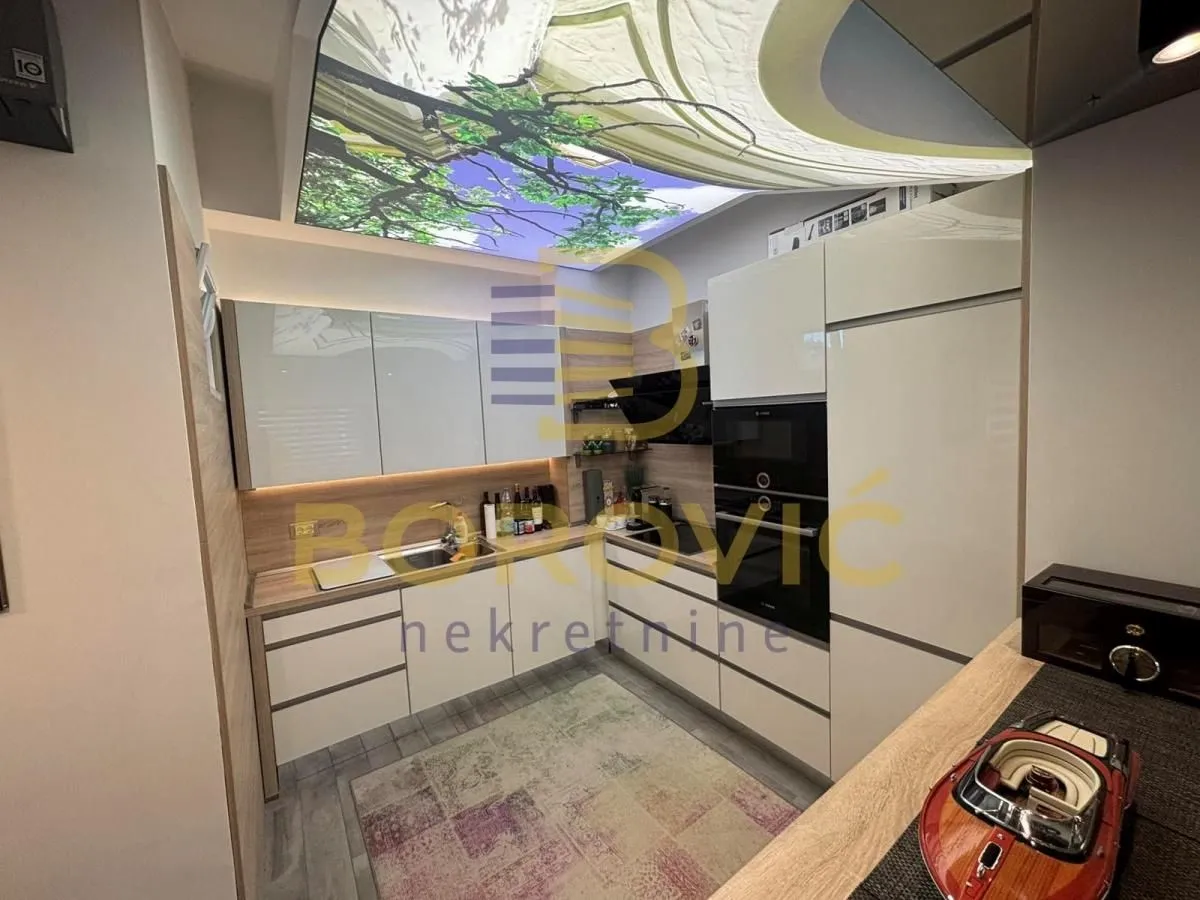 Prodaja, trosoban stan, 83m², Vračar Sve Podlokacije, Beograd