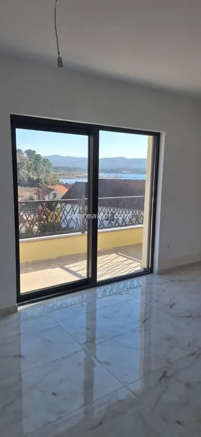 Prodaja, jednosoban stan, 49m², Tivat, Crna Gora