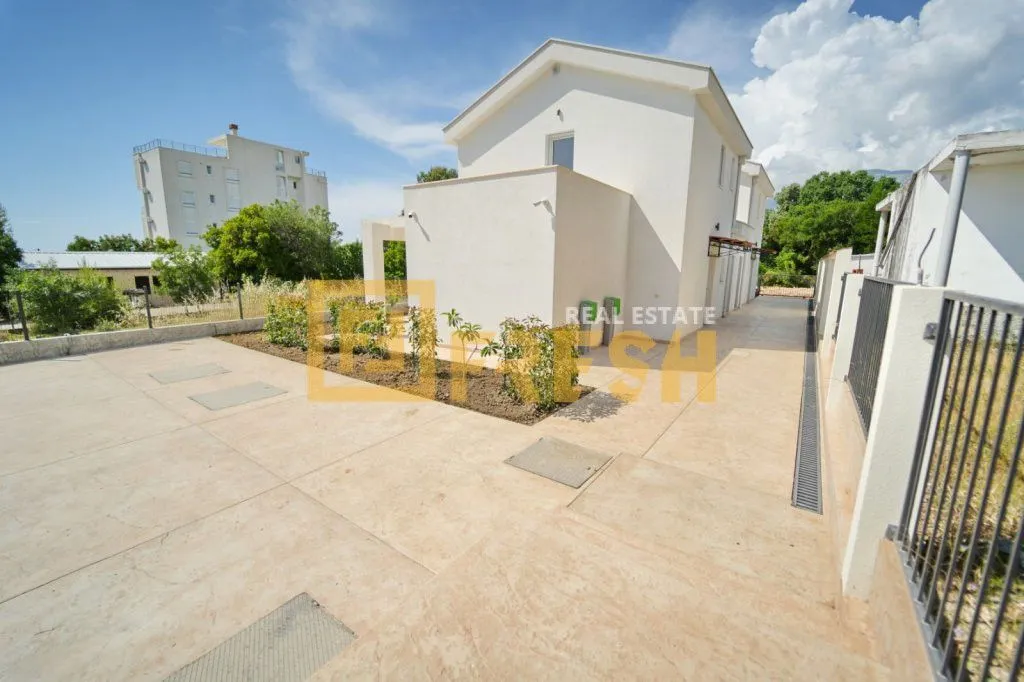 Sale, house, 400m², Bar, Crna Gora