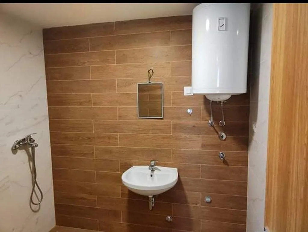 Izdavanje, jednosoban stan, 70m², Ljubović, Podgorica