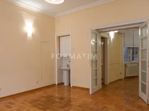 Izdavanje, trosoban stan, 105m², Stari Grad, Beograd - image 1