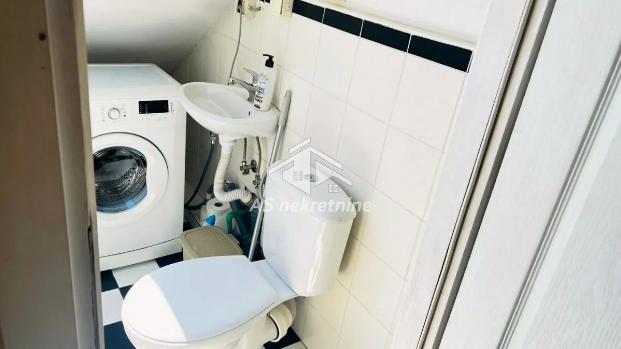 Izdavanje, dvosoban stan, 66m², Slavija, Vračar Sve Podlokacije