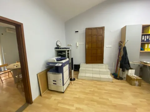 Sale, office space, 402m², Zemun Sve Podlokacije, Beograd - image 6