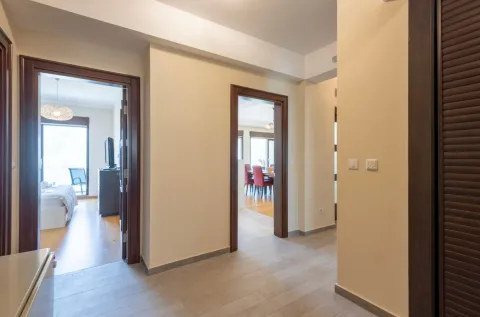 Izdavanje, trosoban stan, 141m², Škaljari, Kotor - image 18