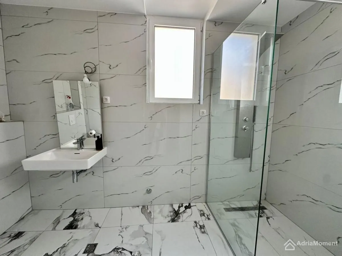 Prodaja, dvosoban stan, 85m², Đuraševići, Tivat