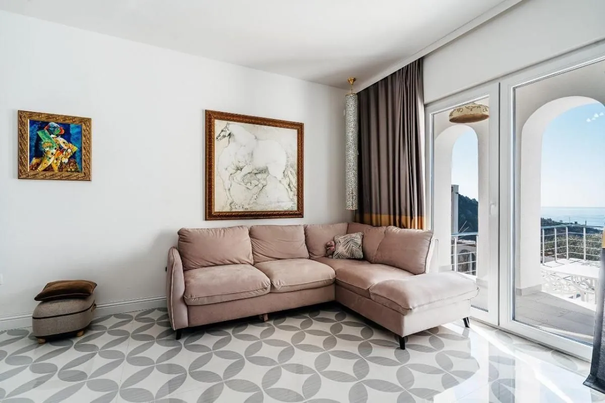 Sale, house, 350m², Reževići, Budva