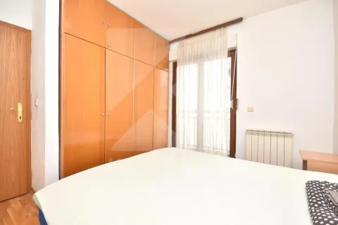 Rent, one bedroom apartment, 50m², Stari Aerodrom, Podgorica - image 8