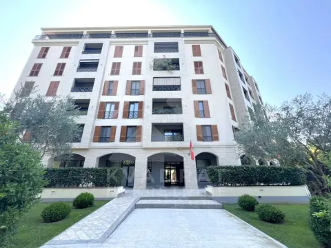 Rent, one bedroom apartment, 53m², Centar, Podgorica - image 14