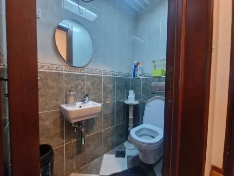 Rent, two bedroom apartment, 81m², Budva, Crna Gora - image 18