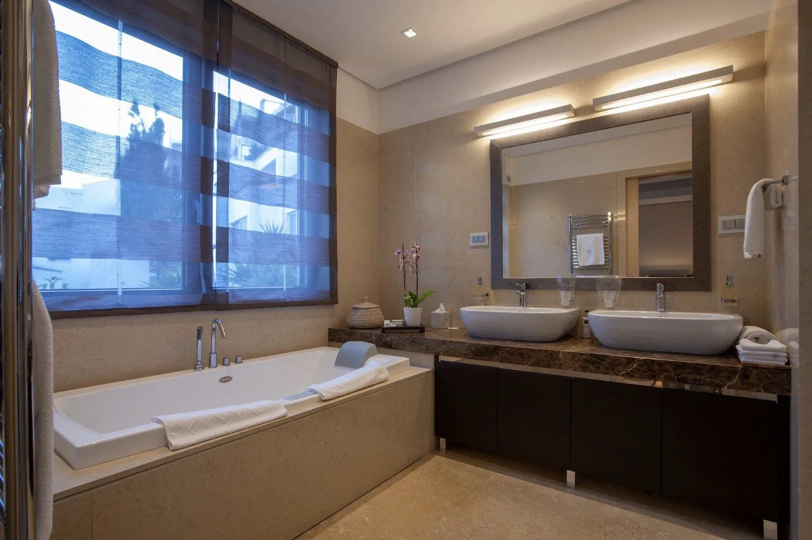 Rent, two bedroom apartment, 183m², Budva, Crna Gora