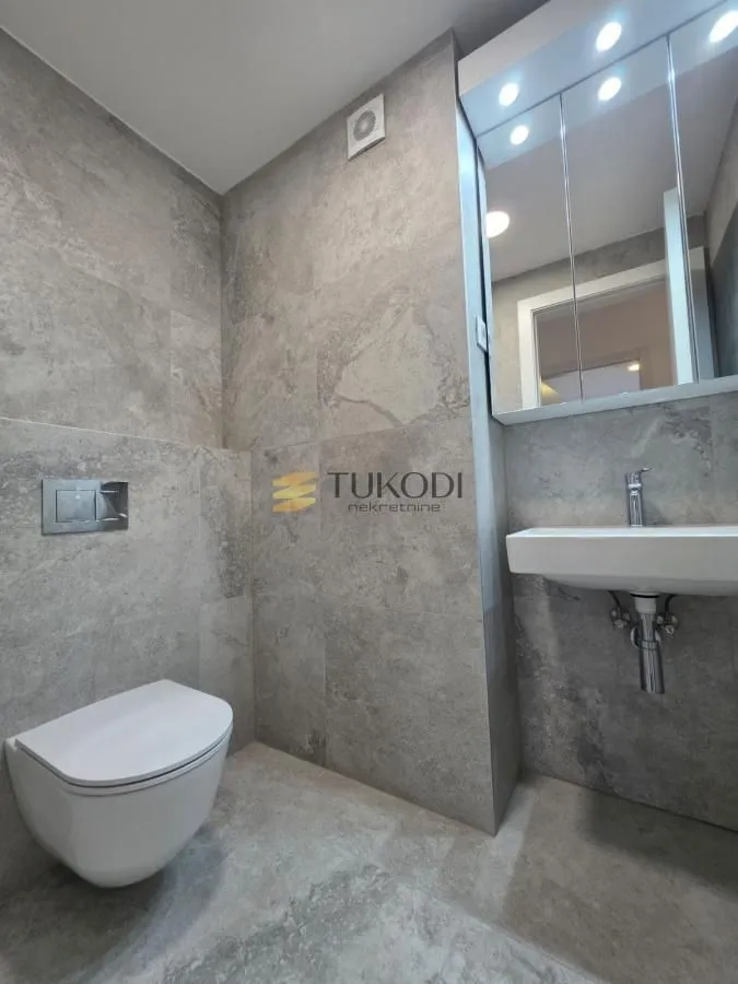 Izdavanje, trosoban stan, 65m², Novi Beograd Sve Podlokacije, Beograd