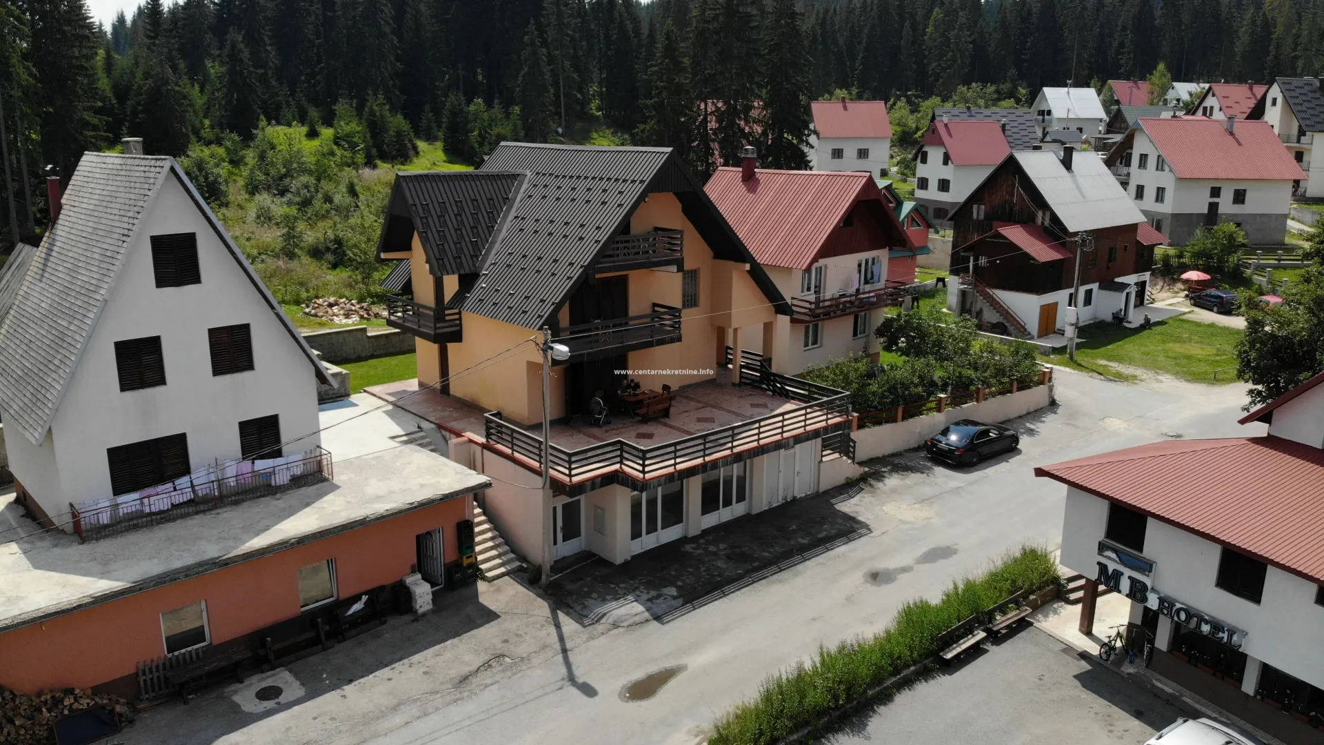 Prodaja, kuća, 242m², Žabljak, Crna Gora