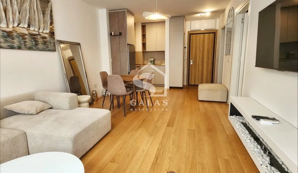 Prodaja, dvosoban stan, 44m², Zemun Cara Dušana, Zemun Sve Podlokacije