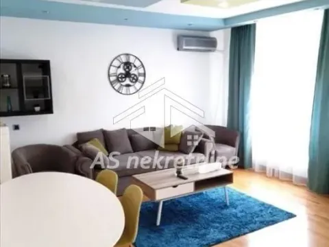 Izdavanje, trosoban stan, 85m², Vračar Sve Podlokacije, Beograd - image 2