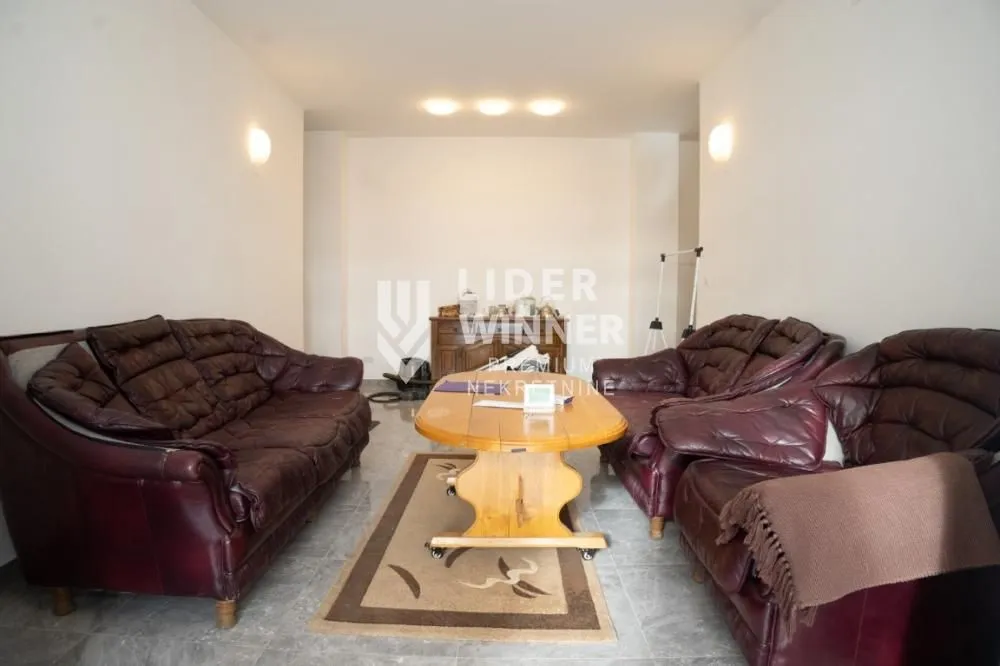 Prodaja, trosoban stan, 70m², Resnik, Beograd