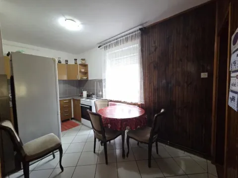 Prodaja, kuća, 170m², Bajmok, Subotica - image 11