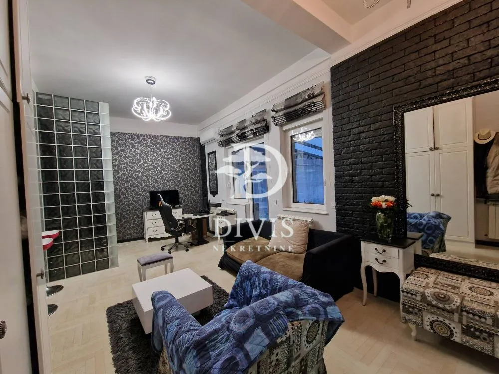 Sale, two bedroom apartment, 71m², Kalenić Pijaca, Vračar Sve Podlokacije