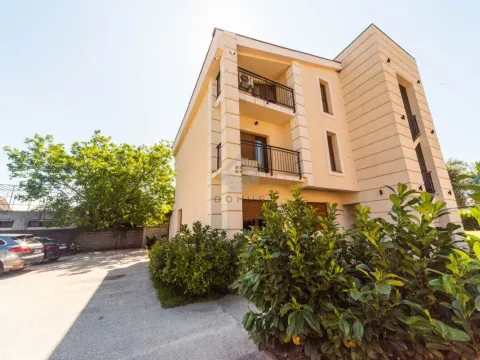 Rent, two bedroom apartment, 80m², Gornja Gorica, Podgorica - image 14