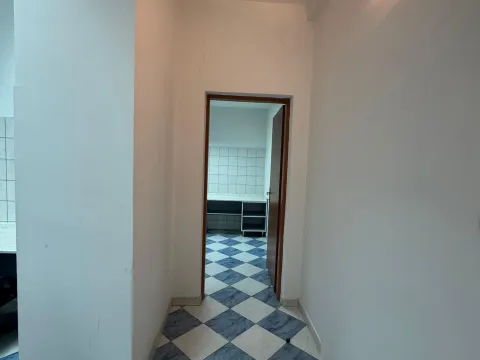 Rent, office space, 40m², Centar, Nikšić - image 11