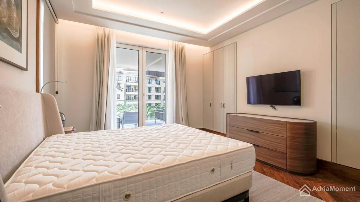 Sale, two bedroom apartment, 183m², Porto Montenegro, Tivat
