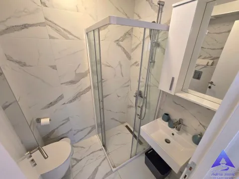 Sale, one bedroom apartment, 35m², Podkošljun, Budva - image 15