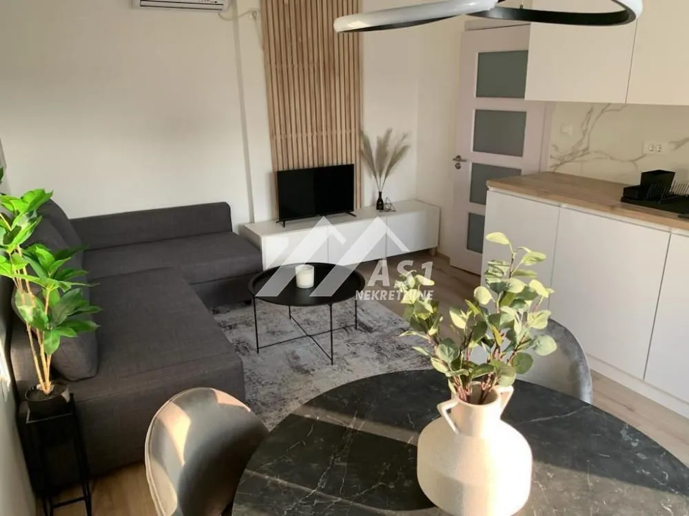 Izdavanje, jednosoban stan, 40m², Sajam, Novi Sad Sve Podlokacije