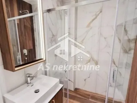 Rent, two bedroom apartment, 40m², Južni Bulevar, Vračar Sve Podlokacije - image 8