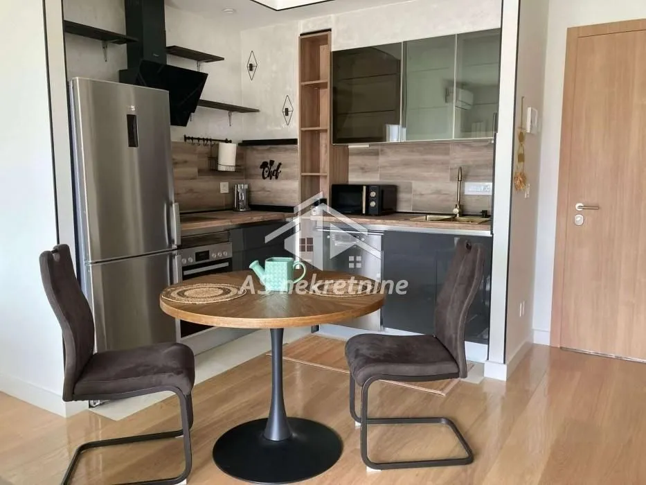 Rent, three bedroom apartment, 75m², Savski Venac, Beograd
