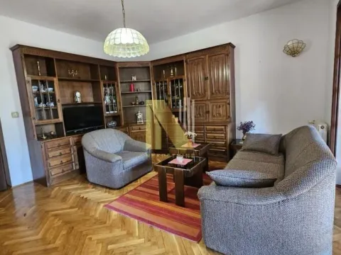 Sale, house, 331m², Lipov gaj, Novi Sad Sve Podlokacije - image 25