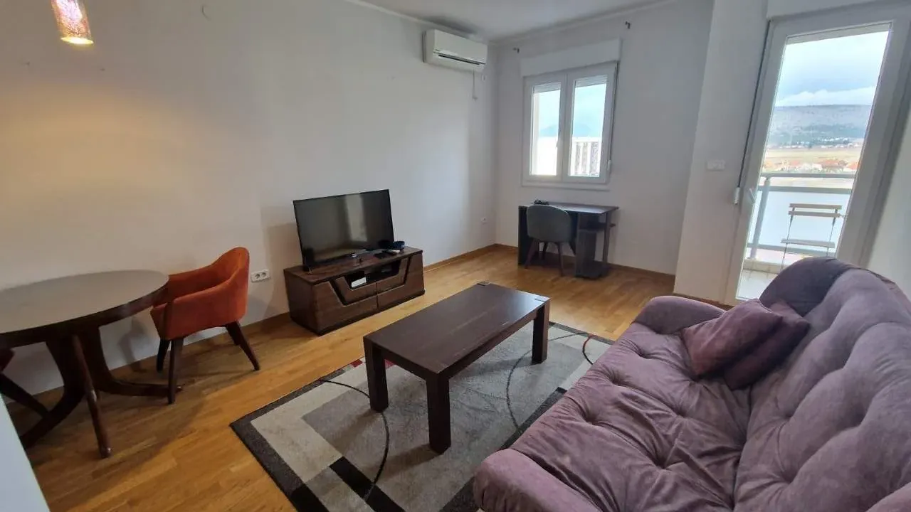 Izdavanje, jednosoban stan, 42m², City Kvart, Podgorica